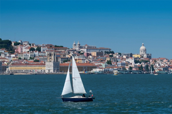 Plan Your Lisbon River Cruise: Best Time, Duration & Tips